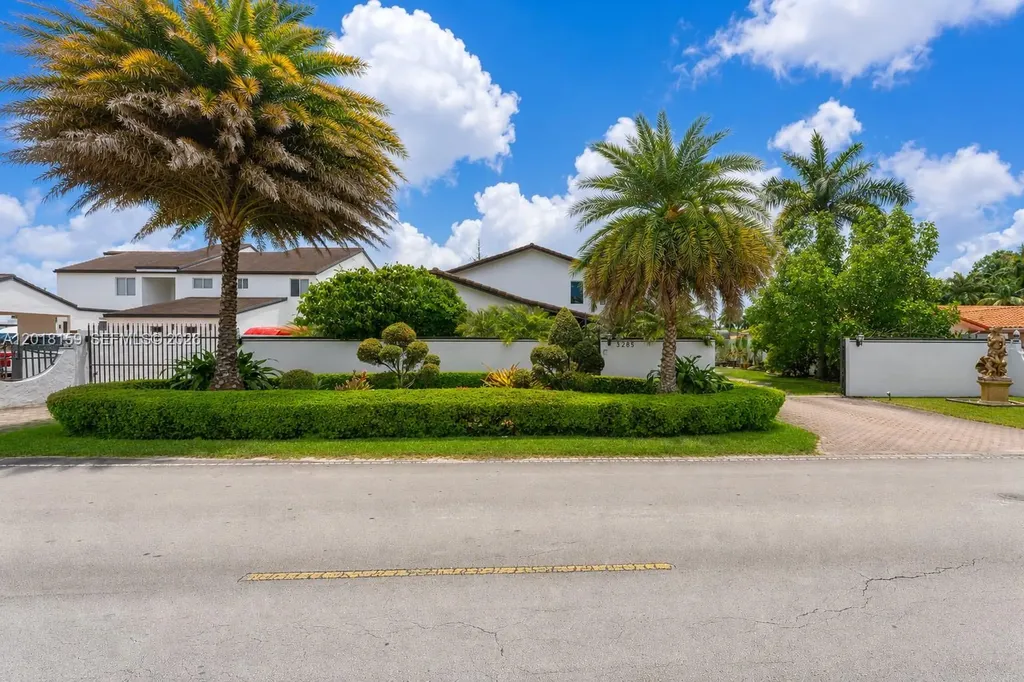 3285 SW 132nd Avenue Miami FL 33175