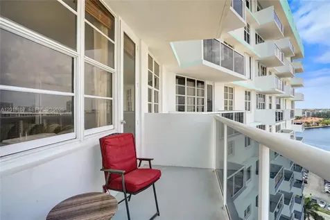 3725 S Ocean Drive Hollywood FL 33019