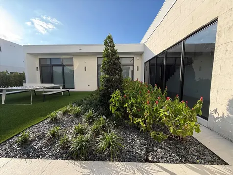 16786 Natures Way Weston FL 33326