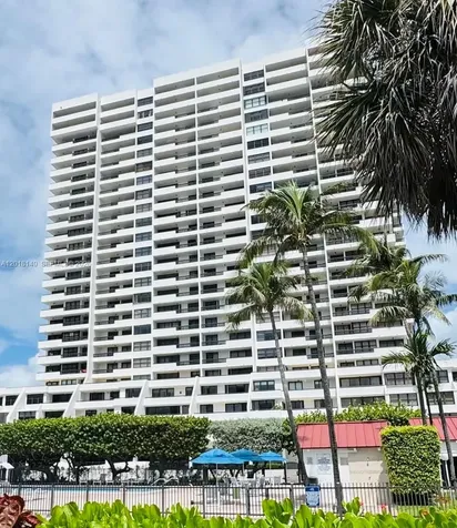 2555 Collins Avenue Miami Beach FL 33140