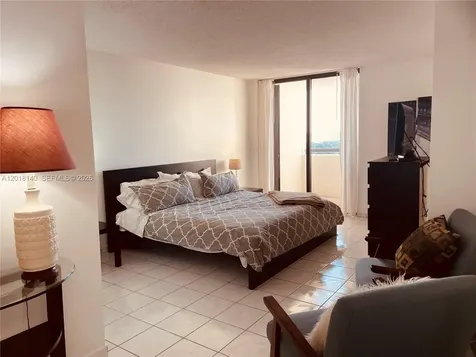 2555 Collins Avenue Miami Beach FL 33140