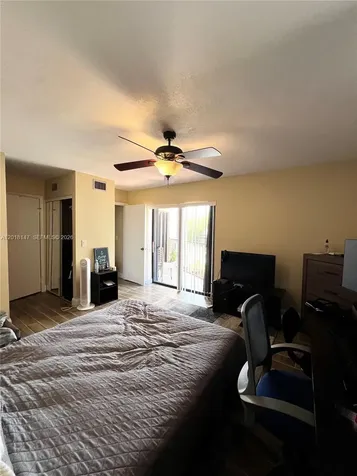 192 Springdale Circle Palm Springs FL 33461