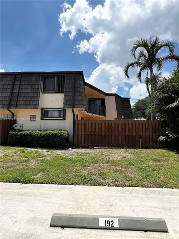 192 Springdale Circle Palm Springs FL 33461