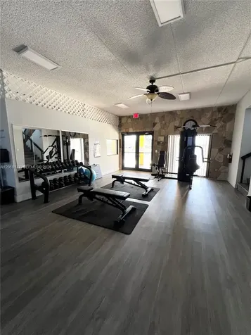 192 Springdale Circle Palm Springs FL 33461