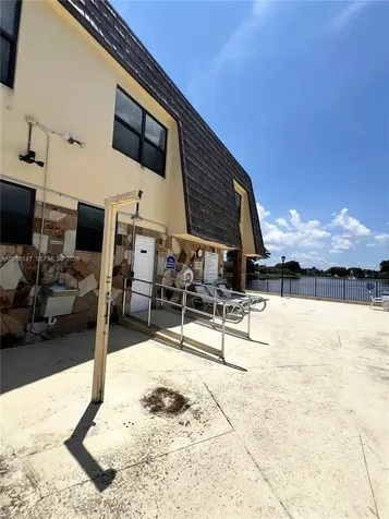 192 Springdale Circle Palm Springs FL 33461