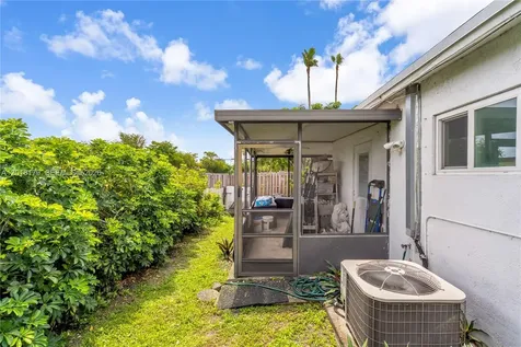 19903 NW 67th Court Hialeah FL 33015