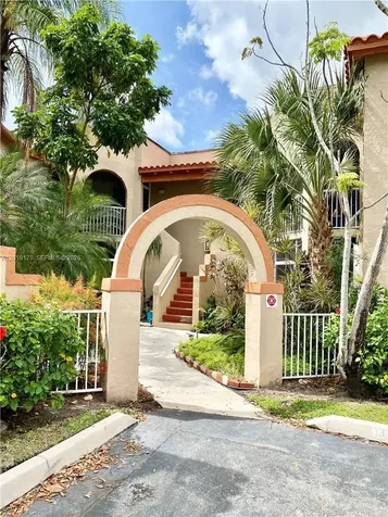 365 SW 86th Avenue Pembroke Pines FL 33025