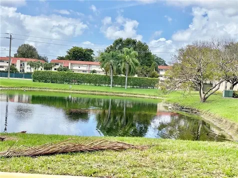 365 SW 86th Avenue Pembroke Pines FL 33025