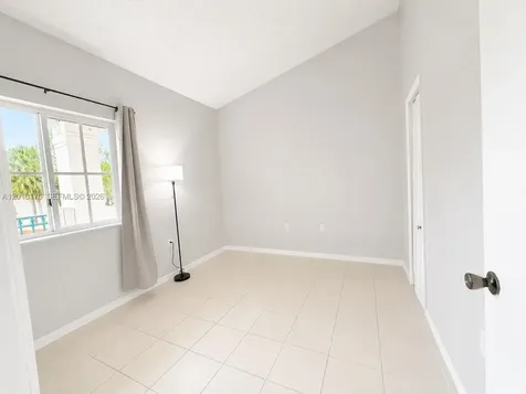 2151 NW 77th Way Pembroke Pines FL 33024