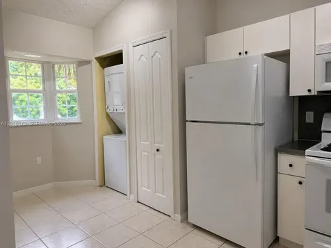 2151 NW 77th Way Pembroke Pines FL 33024