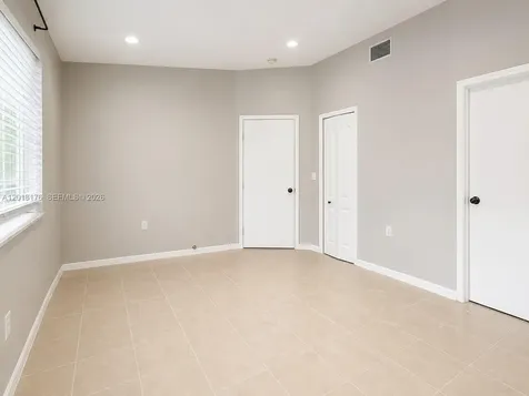2151 NW 77th Way Pembroke Pines FL 33024