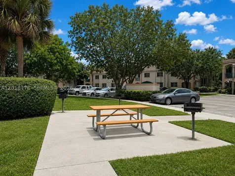 2151 NW 77th Way Pembroke Pines FL 33024