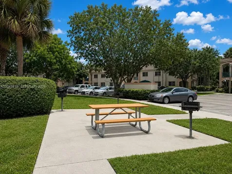 2151 NW 77th Way Pembroke Pines FL 33024