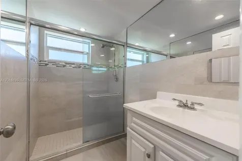 525 Meridian Avenue Miami Beach FL 33139