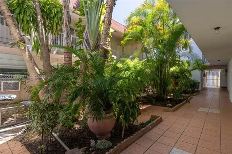 525 Meridian Avenue Miami Beach FL 33139