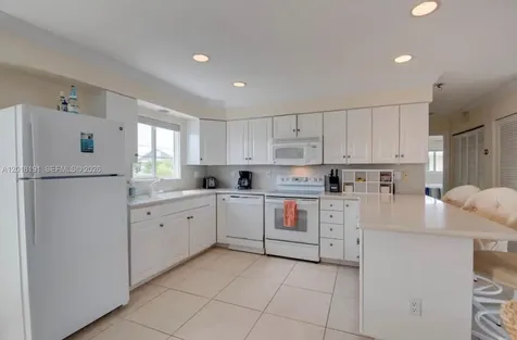 29565 Flying Cloud Avenue Big Pine FL 33043