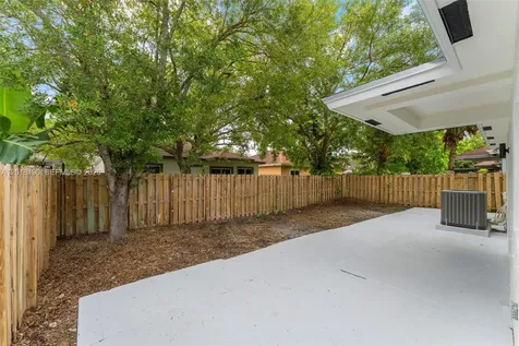 211 SW 15th Terrace Homestead FL 33030