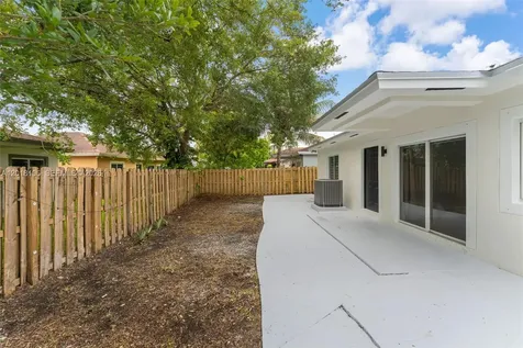 211 SW 15th Terrace Homestead FL 33030