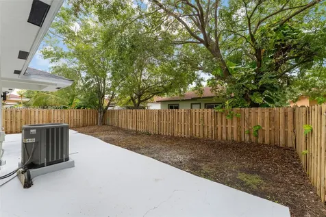 211 SW 15th Terrace Homestead FL 33030