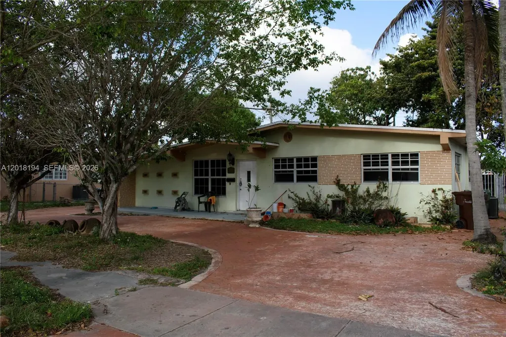 5349 W 14th Lane Hialeah FL 33012