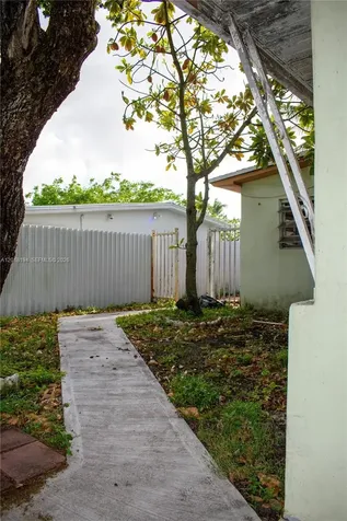 5349 W 14th Lane Hialeah FL 33012