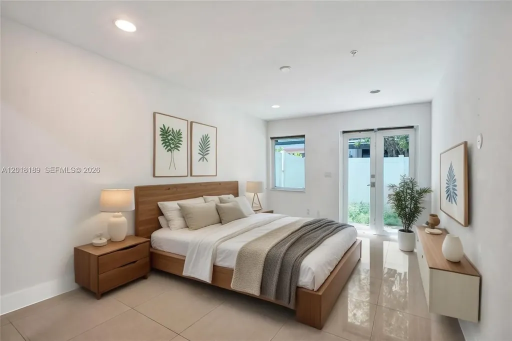 820 NE 7th Street Fort Lauderdale FL 33304