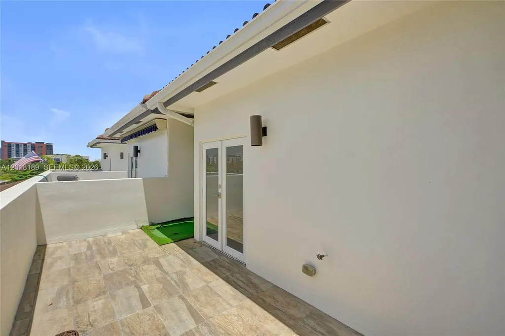 820 NE 7th Street Fort Lauderdale FL 33304