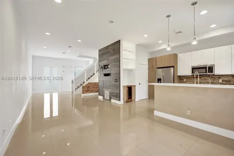 820 NE 7th Street Fort Lauderdale FL 33304