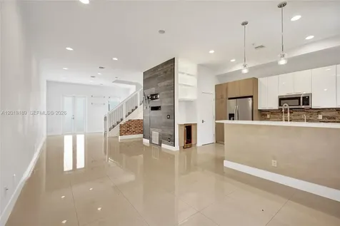 820 NE 7th Street Fort Lauderdale FL 33304