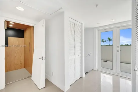 820 NE 7th Street Fort Lauderdale FL 33304
