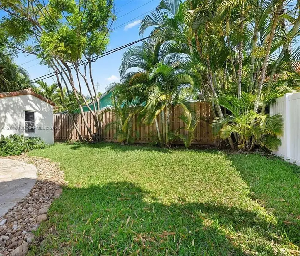 1617 NE 3rd Court Fort Lauderdale FL 33301