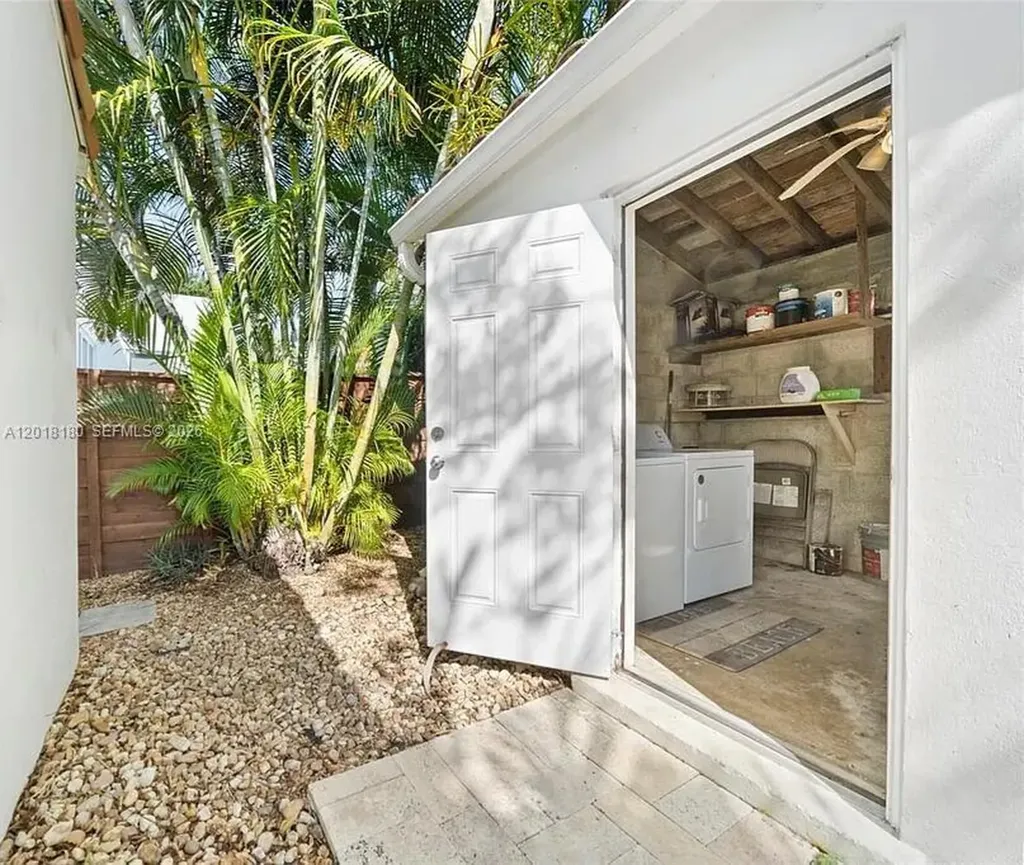 1617 NE 3rd Court Fort Lauderdale FL 33301
