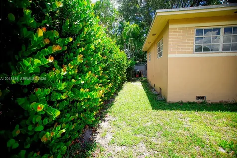 1100 NE 160th Terrace North Miami Beach FL 33162