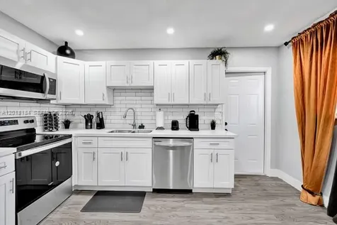 1324 NE 151st Street North Miami Beach FL 33162
