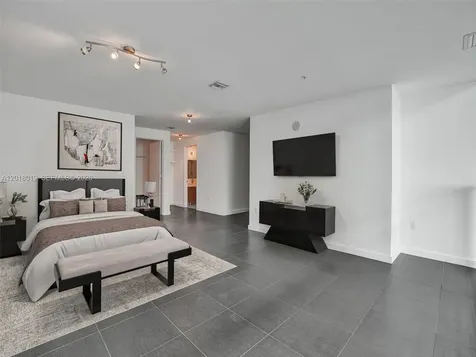 3301 NE 1st Avenue Miami FL 33137
