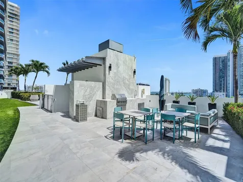 3301 NE 1st Avenue Miami FL 33137