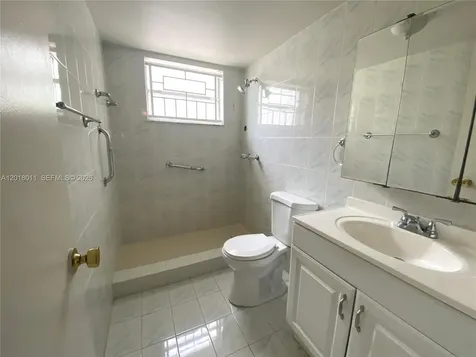 1590 W 46th Street Hialeah FL 33012