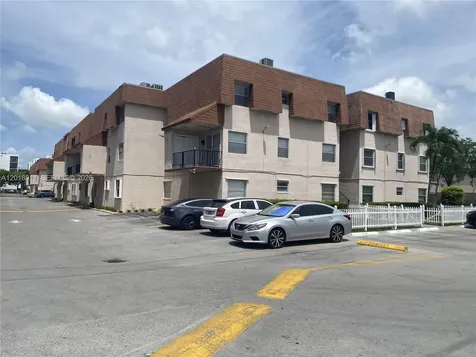 1590 W 46th Street Hialeah FL 33012