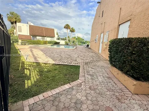 Pembroke Pines FL 33024