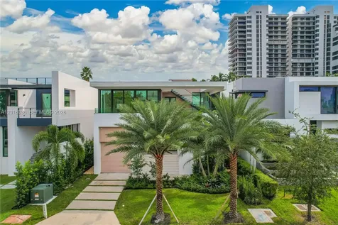 1092 N Venetian Drive Miami FL 33139