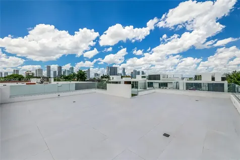1092 N Venetian Drive Miami FL 33139