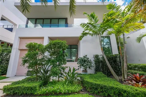 1092 N Venetian Drive Miami FL 33139