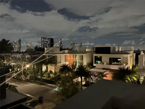 1092 N Venetian Drive Miami FL 33139