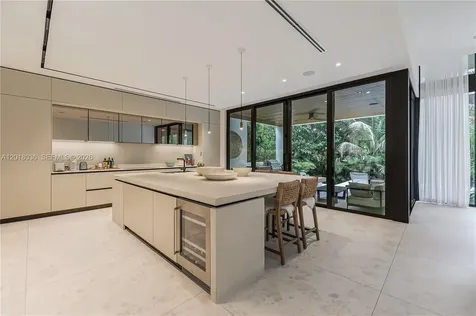 1092 N Venetian Drive Miami FL 33139