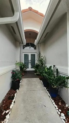 16850 Crestview Lane Weston FL 33326