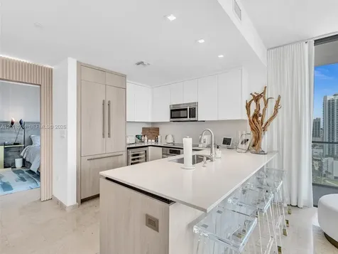 88 SW 7th Street Miami FL 33130