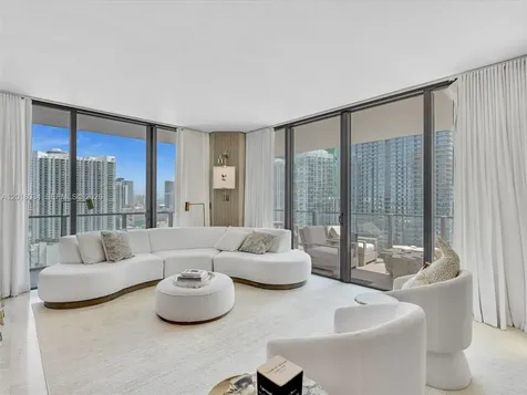 88 SW 7th Street Miami FL 33130