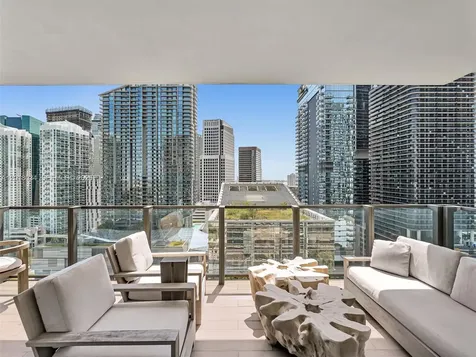 88 SW 7th Street Miami FL 33130