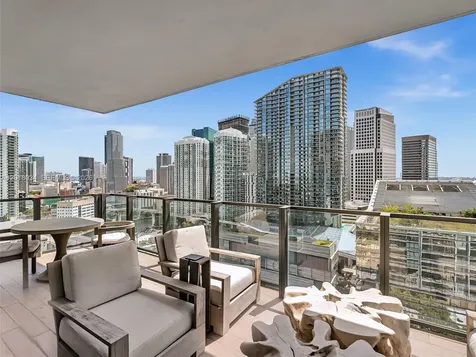 88 SW 7th Street Miami FL 33130