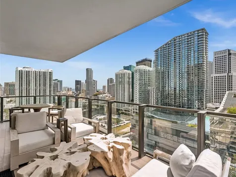 88 SW 7th Street Miami FL 33130